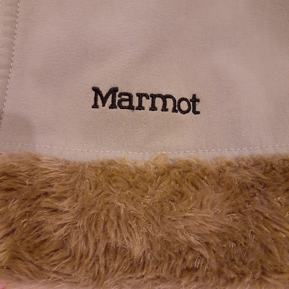 Marmot Jacket, Fake Fur Trimmed 🇨🇦 Size Large - Picture 14 of 14
